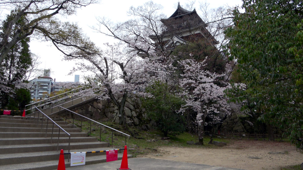 Touristenattraktion schließt auch Hiroshima nach dem Corona-Ausbruch sehr früh.