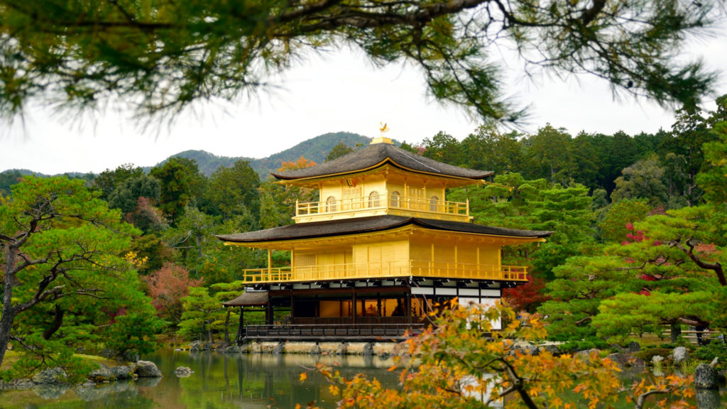 Der Kinkaku-Ji ist der berühmteste Tempel von Kyoto.