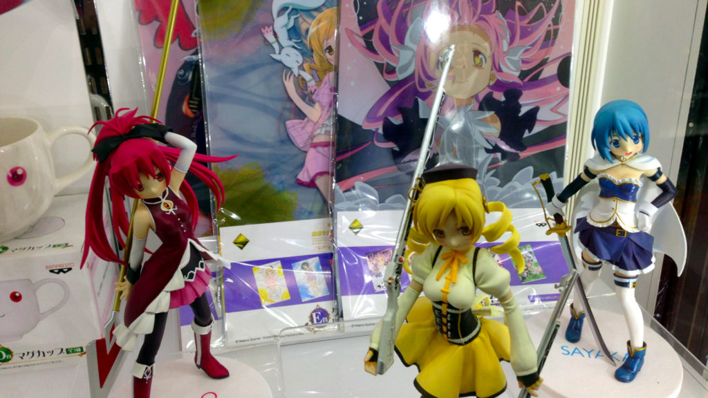 Anime-Merchandising spricht gerade die Interessen der Anime-Otaku an. Heutzutage findest du es in vielen Läden Japans.